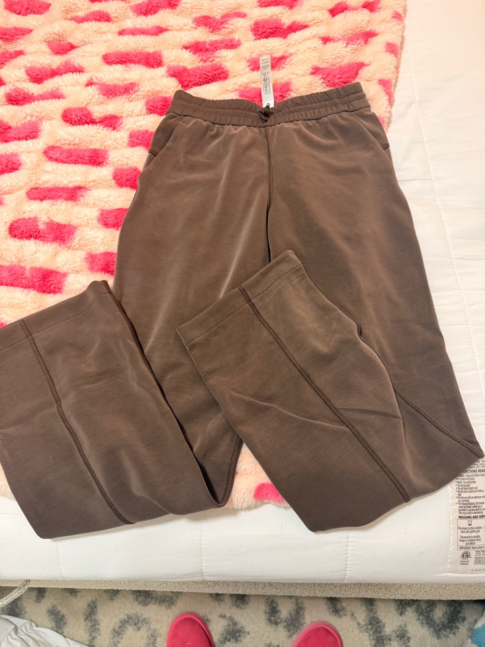 lululemon athletica Softstreme Straight Leg Pant Size 4